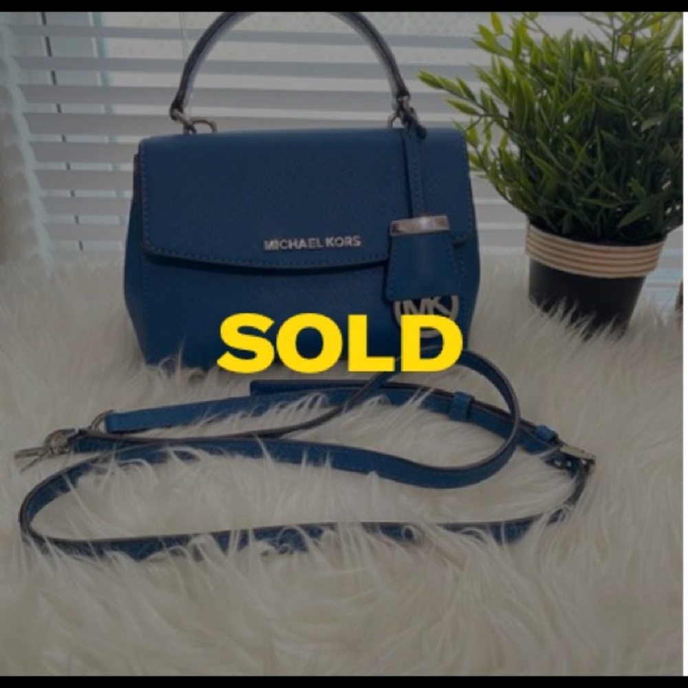 ✨Sold✨MK Blue Crossbody